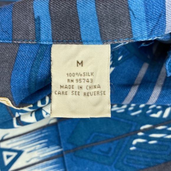 Island Republic 100% Silk Blue Aztec Print Button Up size M - Picture 5 of 8